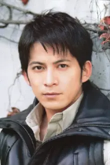 Junichi Okada como: Akira Sato / Fable