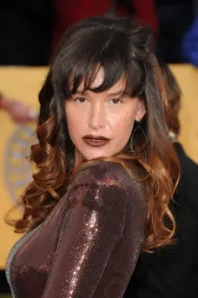 Paz de la Huerta como: Sara