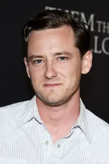 Lewis Pullman como: Ben Mears