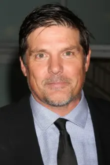 Paul Johansson como: Henry Mullen