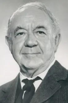 Cecil Kellaway como: J.B. Allenbury