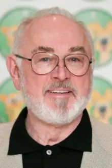 Peter Egan como: Edward Ellison