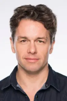 Julian Ovenden como: Captain von Trapp