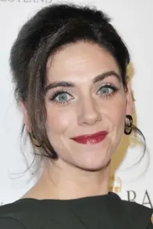 Neve McIntosh como: Kay Gillies