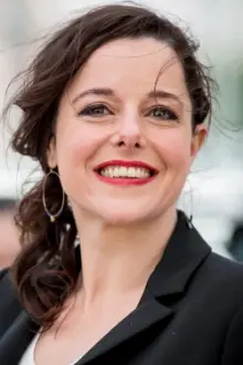 Laure Calamy como: Christelle