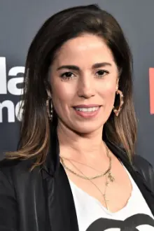 Ana Ortiz como: Alma