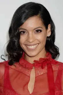 Stephanie Sigman como: Laura Guerrero