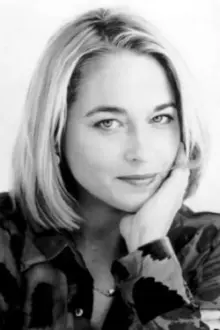 Beatie Edney como: 