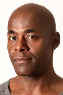 Paterson Joseph como: Loki (voice)