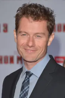 James Badge Dale como: David