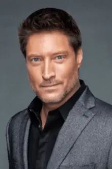 Sean Kanan como: Sam Stevens (Dr. Pierce Hartley)