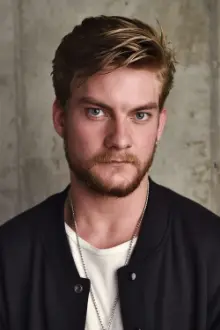 Jake Weary como: 