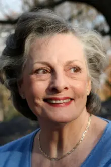 Dana Ivey como: Judge Tompkins