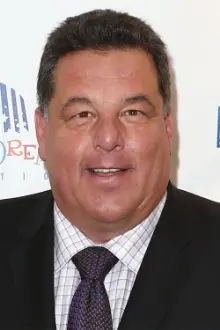 Steve Schirripa como: Self - Host