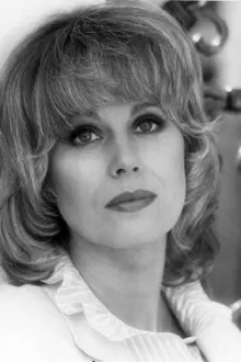 Joanna Lumley como: Ela mesma