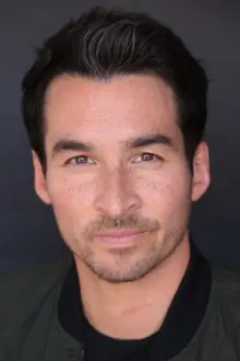 Jay Hayden como: Travis Montgomery