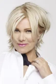 Deborra-Lee Furness como: 