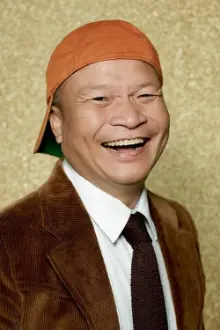 Petchtai Wongkamlao como: Wongkom