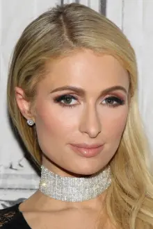 Paris Hilton como: Ela mesma