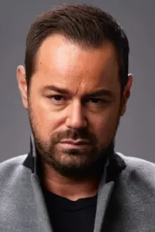 Danny Dyer como: Mark Lamanuzzi