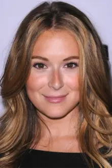 Alexa PenaVega como: Summer Rivera