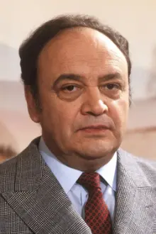 Raymond Pellegrin como: Gino Bollini