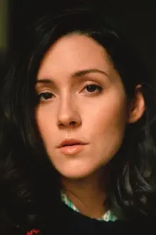 Shannon Woodward como: Tracy