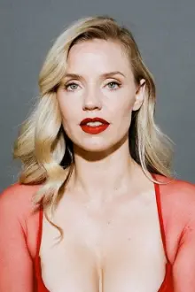 Kelli Garner como: Brianna