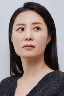 Moon So-ri como: Koo Yi-jung