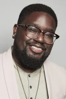 Lil Rel Howery como: Chief (voice)