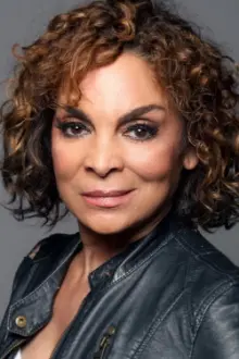 Jasmine Guy como: Salma