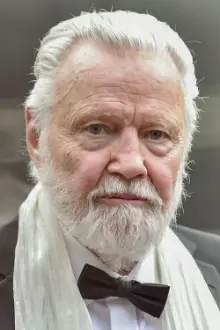 Jon Voight como: Jonas Hodges