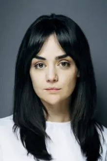 Hayley Squires como: Bryony Phelps