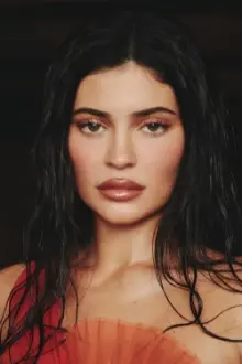 Kylie Jenner como: Self (archive footage)