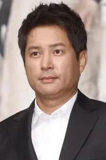 Lee Jong-won como: Jang Kyung-Wan