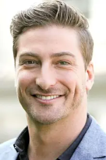 Daniel Lissing como: Carson Jacob Harrison