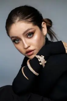 Karol Sevilla como: Victoria