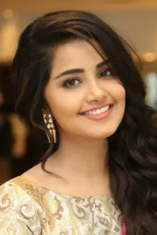 Anupama Parameswaran como: Maha