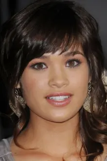 Nicole Gale Anderson como: Macy Misa