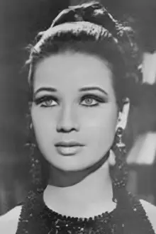 Zubaida Tharwat como: Mona