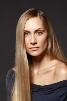 Jelena Gavrilović como: Simona Krstić