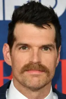 Timothy Simons como: Sasha Roklov