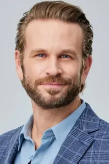 John Brotherton como: Chris