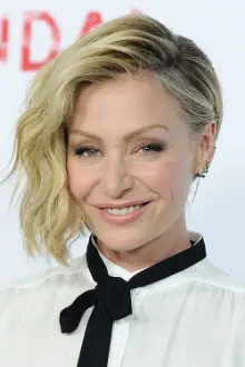 Portia de Rossi como: Maria Hunter