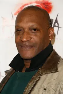 Tony Todd como: Britt Johnson (Black Fox)