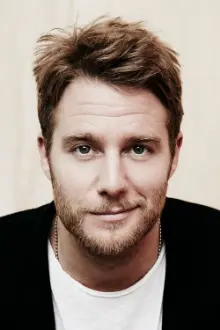 Jake McDorman como: Avery Brown