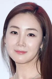 Choi Ji-woo como: Lee Ja-young