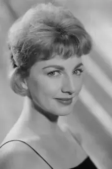 Allyn Ann McLerie como: Mrs. Braggs