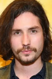 John Patrick Amedori como: Robert Audrey