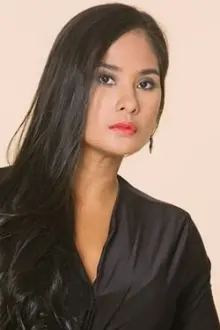 Sue Prado como: Herself (segment "The Philippines 2009")